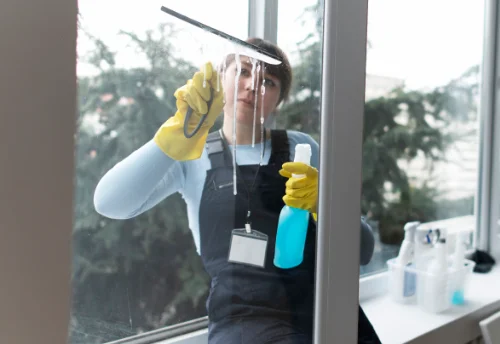 Nettoyage de vitres intérieures et extérieures à Parthenay-de-Bretagne